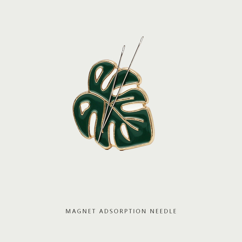 FunHandMade - Monstera Leaf Magnetic Needle Minder: A Touch of Nature in Your Crafting