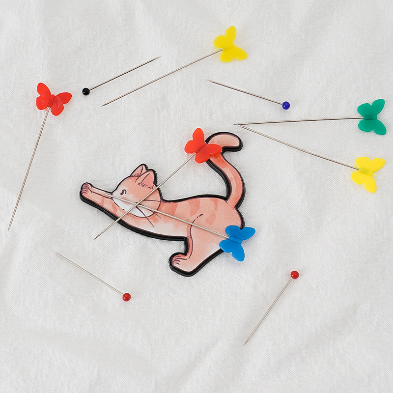 FunHandMade - Cat-Shaped Magnetic Needle Minder: Your Crafting Companion